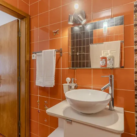 #404 Bright Family Pool In *